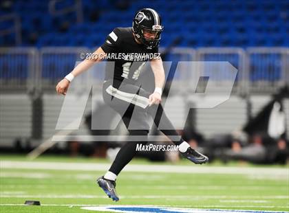 Thumbnail 1 in Harlan vs. Steele (UIL 6A Division II Region 4 Semifinal) photogallery.