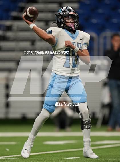 Thumbnail 2 in Harlan vs. Steele (UIL 6A Division II Region 4 Semifinal) photogallery.