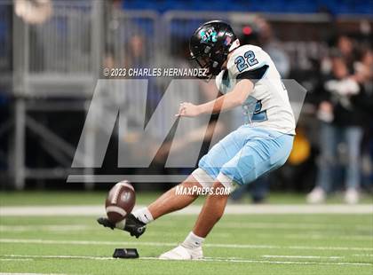 Thumbnail 1 in Harlan vs. Steele (UIL 6A Division II Region 4 Semifinal) photogallery.