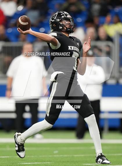 Thumbnail 1 in Harlan vs. Steele (UIL 6A Division II Region 4 Semifinal) photogallery.