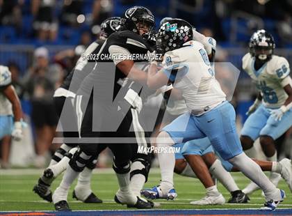 Thumbnail 1 in Harlan vs. Steele (UIL 6A Division II Region 4 Semifinal) photogallery.