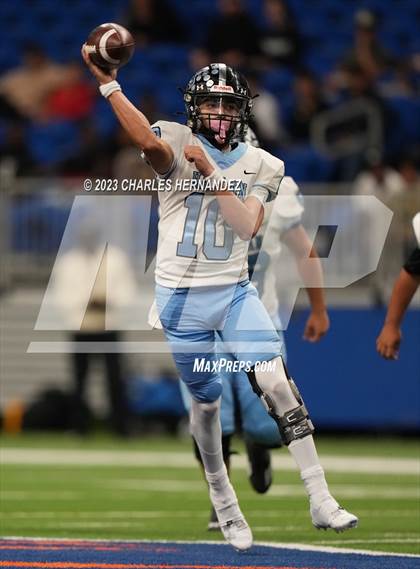 Thumbnail 1 in Harlan vs. Steele (UIL 6A Division II Region 4 Semifinal) photogallery.