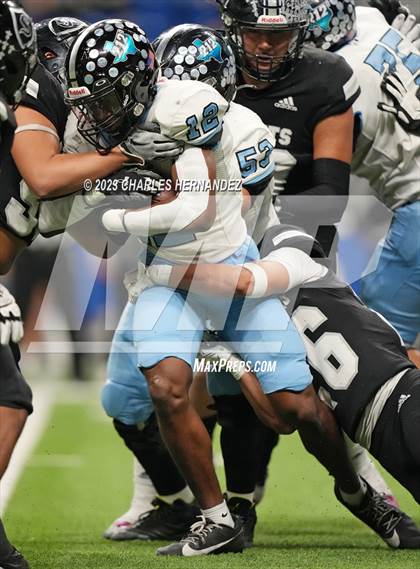 Thumbnail 1 in Harlan vs. Steele (UIL 6A Division II Region 4 Semifinal) photogallery.