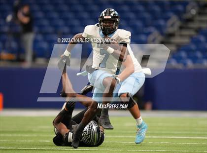 Thumbnail 1 in Harlan vs. Steele (UIL 6A Division II Region 4 Semifinal) photogallery.