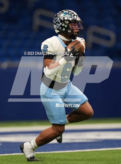 Thumbnail 1 in Harlan vs. Steele (UIL 6A Division II Region 4 Semifinal) photogallery.