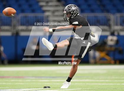 Thumbnail 3 in Harlan vs. Steele (UIL 6A Division II Region 4 Semifinal) photogallery.