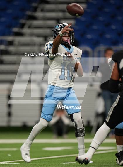 Thumbnail 1 in Harlan vs. Steele (UIL 6A Division II Region 4 Semifinal) photogallery.
