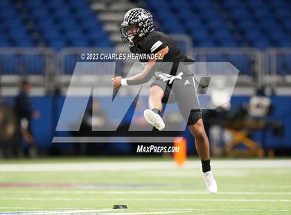 Thumbnail 1 in Harlan vs. Steele (UIL 6A Division II Region 4 Semifinal) photogallery.