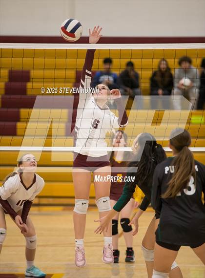 Thumbnail 1 in JV: Putnam @  Milwaukie/Milwaukie Academy of the Arts photogallery.