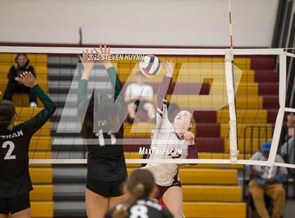 Thumbnail 1 in JV: Putnam @  Milwaukie/Milwaukie Academy of the Arts photogallery.