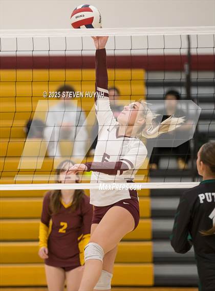 Thumbnail 3 in JV: Putnam @  Milwaukie/Milwaukie Academy of the Arts photogallery.