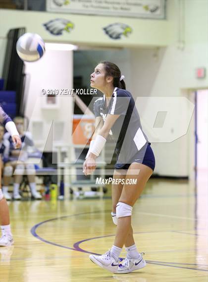 Thumbnail 2 in Dakota @ Utica Eisenhower photogallery.