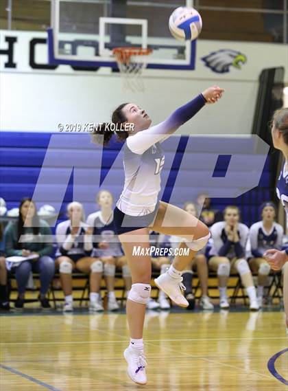 Thumbnail 3 in Dakota @ Utica Eisenhower photogallery.