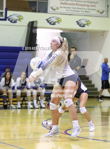 Thumbnail 3 in Dakota @ Utica Eisenhower photogallery.