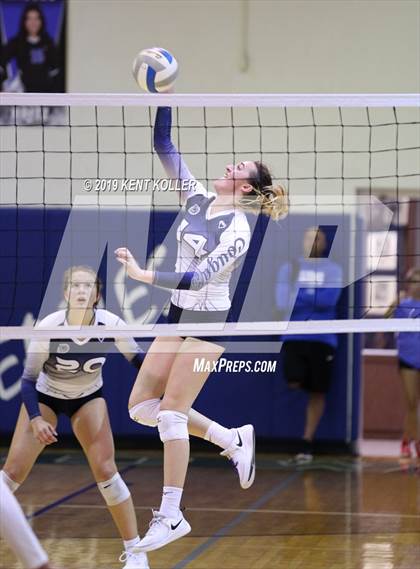 Thumbnail 1 in Dakota @ Utica Eisenhower photogallery.