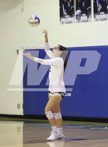 Thumbnail 2 in Dakota @ Utica Eisenhower photogallery.