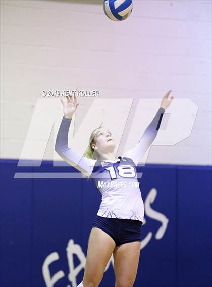 Thumbnail 3 in Dakota @ Utica Eisenhower photogallery.
