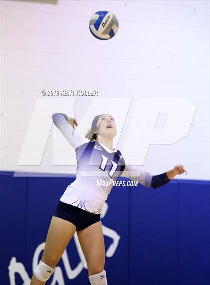 Thumbnail 1 in Dakota @ Utica Eisenhower photogallery.