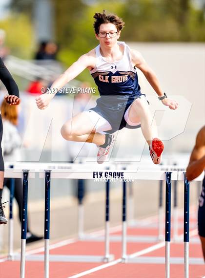Thumbnail 3 in Herd Roundup @ Elk Boys Hurdles photogallery.