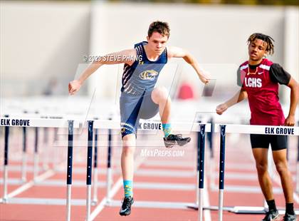 Thumbnail 2 in Herd Roundup @ Elk Boys Hurdles photogallery.