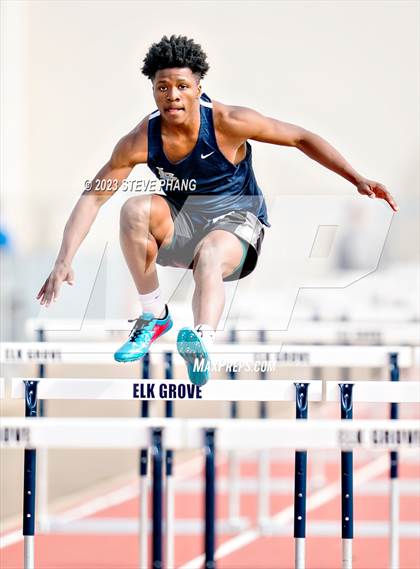 Thumbnail 2 in Herd Roundup @ Elk Boys Hurdles photogallery.