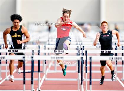 Thumbnail 1 in Herd Roundup @ Elk Boys Hurdles photogallery.