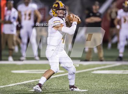 Thumbnail 2 in Davison vs. Southfield Arts & Tech photogallery.