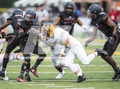 Thumbnail 2 in Davison vs. Southfield Arts & Tech photogallery.