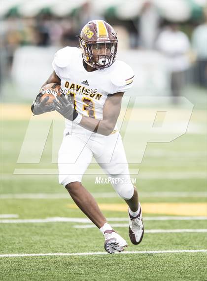 Thumbnail 2 in Davison vs. Southfield Arts & Tech photogallery.