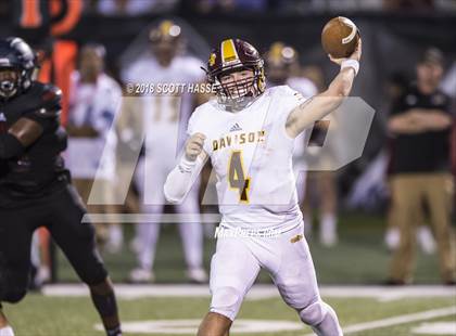 Thumbnail 3 in Davison vs. Southfield Arts & Tech photogallery.