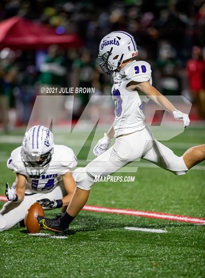 Thumbnail 1 in Ben Davis @ Lawrence North photogallery.