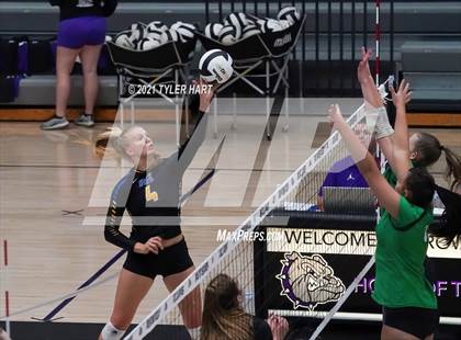 Thumbnail 1 in Castle vs. Yorktown (Bulldog Challenge) photogallery.
