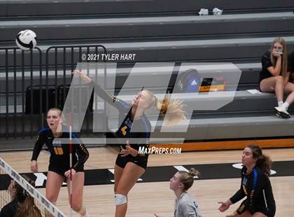 Thumbnail 3 in Castle vs. Yorktown (Bulldog Challenge) photogallery.