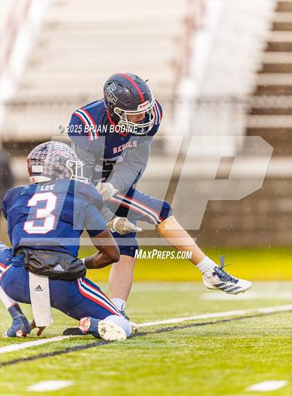 Thumbnail 3 in Strom Thurmond vs Hampton County (SCHSL 2A Final) photogallery.