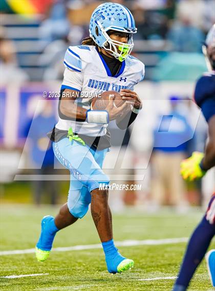 Thumbnail 2 in Strom Thurmond vs Hampton County (SCHSL 2A Final) photogallery.