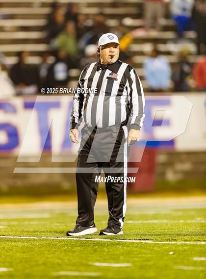 Thumbnail 2 in Strom Thurmond vs Hampton County (SCHSL 2A Final) photogallery.
