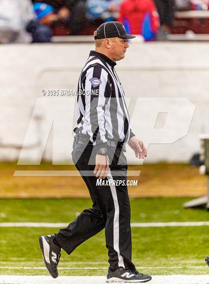Thumbnail 2 in Strom Thurmond vs Hampton County (SCHSL 2A Final) photogallery.