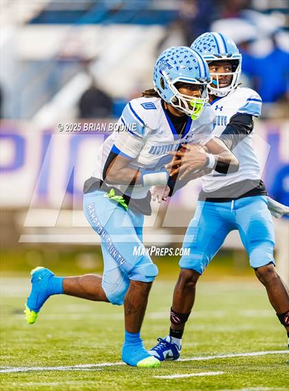 Thumbnail 3 in Strom Thurmond vs Hampton County (SCHSL 2A Final) photogallery.