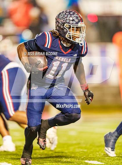 Thumbnail 3 in Strom Thurmond vs Hampton County (SCHSL 2A Final) photogallery.