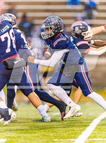 Thumbnail 2 in Strom Thurmond vs Hampton County (SCHSL 2A Final) photogallery.