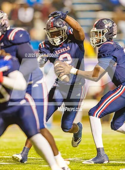 Thumbnail 3 in Strom Thurmond vs Hampton County (SCHSL 2A Final) photogallery.