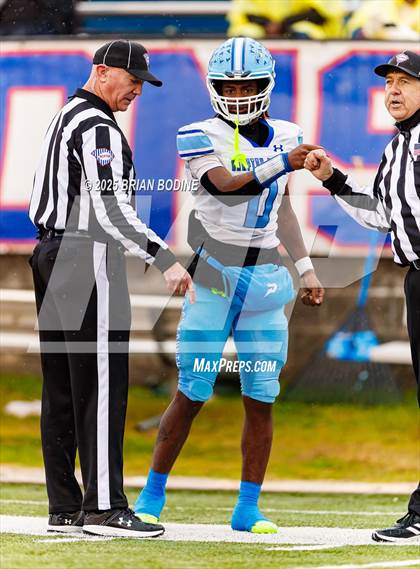 Thumbnail 2 in Strom Thurmond vs Hampton County (SCHSL 2A Final) photogallery.