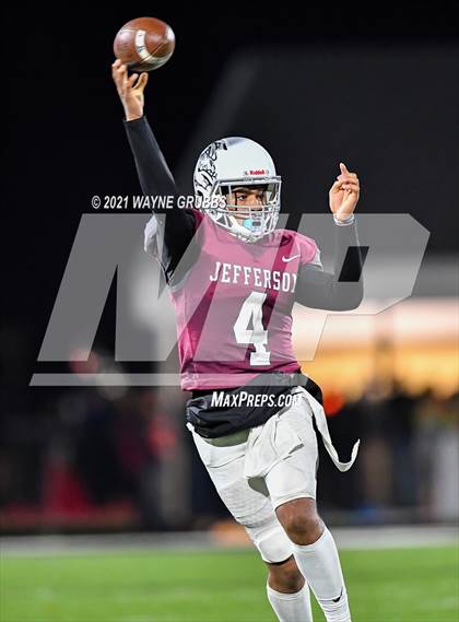 Thumbnail 2 in Mount Vernon @ Jefferson (UIL 3A Bi-District Playoff) photogallery.