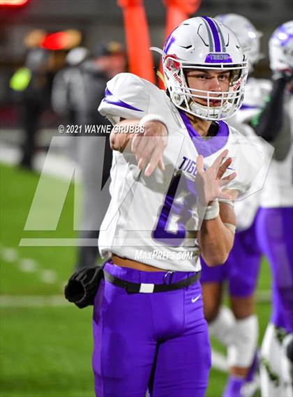 Thumbnail 3 in Mount Vernon @ Jefferson (UIL 3A Bi-District Playoff) photogallery.