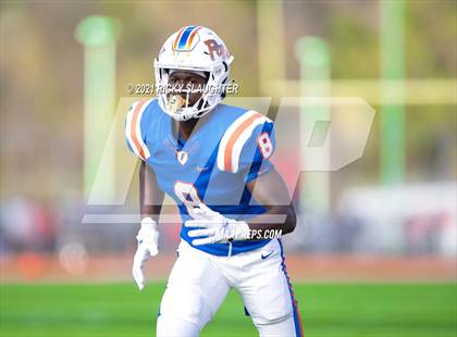 Thumbnail 3 in Riverside-Brookfield @ East St. Louis (IHSA 6A First Round Playoff) photogallery.
