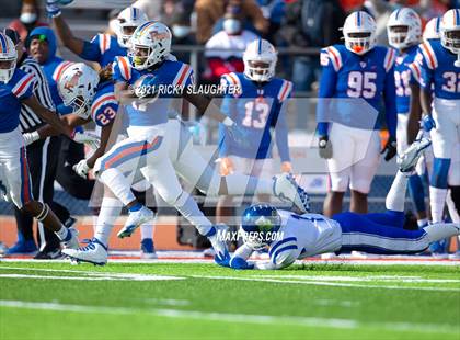 Thumbnail 2 in Riverside-Brookfield @ East St. Louis (IHSA 6A First Round Playoff) photogallery.