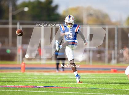 Thumbnail 1 in Riverside-Brookfield @ East St. Louis (IHSA 6A First Round Playoff) photogallery.