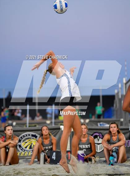 Thumbnail 2 in O'Connor vs Perry @ Casteel (AIA Division 1 Semifinals) photogallery.