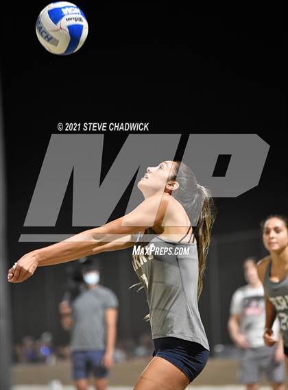 Thumbnail 1 in O'Connor vs Perry @ Casteel (AIA Division 1 Semifinals) photogallery.