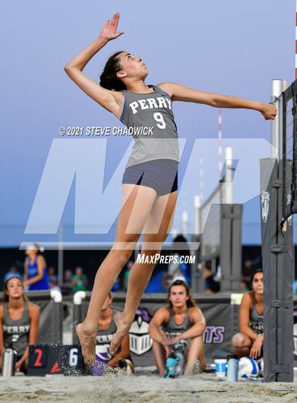 Thumbnail 3 in O'Connor vs Perry @ Casteel (AIA Division 1 Semifinals) photogallery.